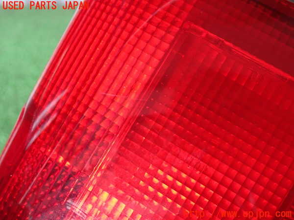 2UPJ-9234571530]ハイラックスサーフ(RZN185W)右テールランプ 中古_3
