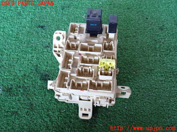 2UPJ-9234576741]ハイラックスサーフ(RZN185W)ヒューズボックス1 中古_3