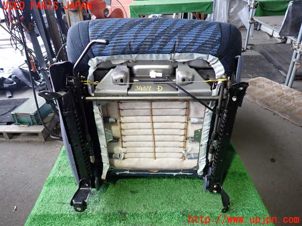 2UPJ-9234577035]ハイラックスサーフ(RZN185W)運転席シート 中古_5