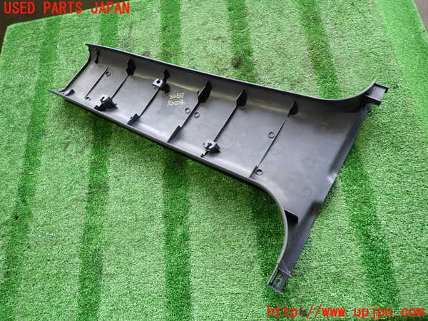2UPJ-9234577665]ハイラックスサーフ(RZN185W)右センターピラートリム 中古_4