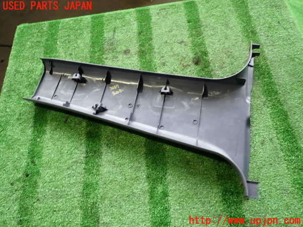 2UPJ-9234577670]ハイラックスサーフ(RZN185W)左センターピラートリム 中古_4