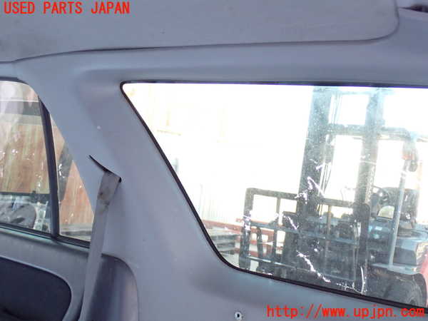 2UPJ-9234577675]ハイラックスサーフ(RZN185W)右リアピラートリム (ジャンク品) 中古_2