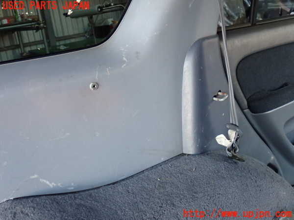 2UPJ-9234577680]ハイラックスサーフ(RZN185W)左リアピラートリム (ジャンク品) 中古_4