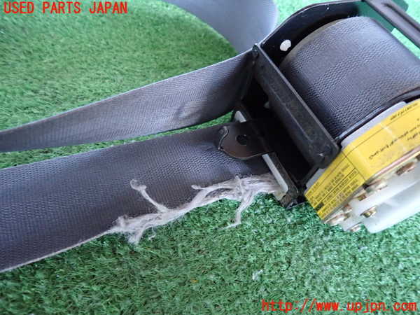 2UPJ-9234577045]ハイラックスサーフ(RZN185W)運転席シートベルト 中古_2
