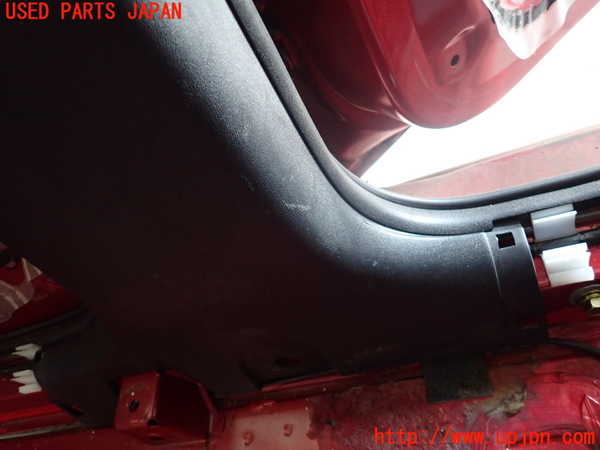 2UPJ-9234587665]コルト ラリーアート バージョンR(Z27AG)右センターピラートリム 中古_4