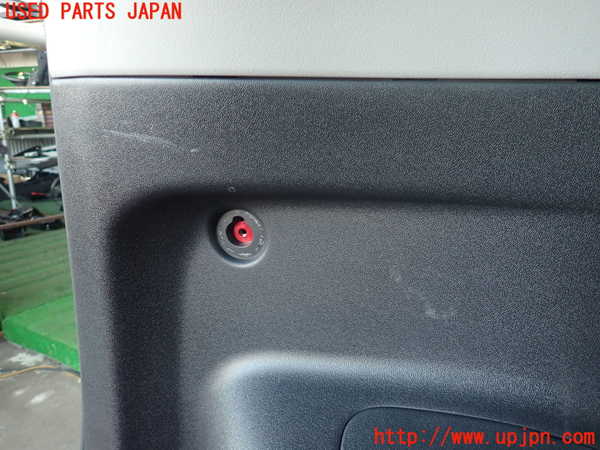 2UPJ-9234587680]コルト ラリーアート バージョンR(Z27AG)左リアピラートリム 中古_3