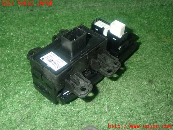 1UPJ-9234596310]ヴェゼル ハイブリッド(e：HEV)(RU3)スイッチ5(SPORT 電動パーキング ブレーキホールド) 中古_3