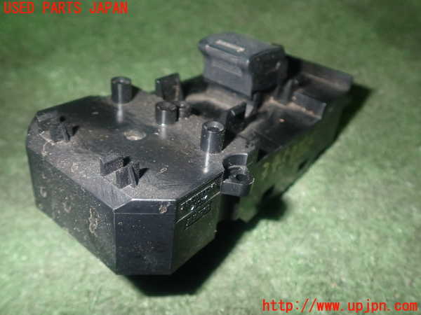 1UPJ-9234596245]ヴェゼル ハイブリッド(e：HEV)(RU3)左前パワーウィンドウスイッチ 中古_2