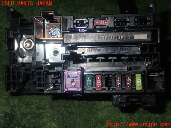 1UPJ-9234596742]ヴェゼル ハイブリッド(e：HEV)(RU3)ヒューズボックス2(室内 運転席側) 中古_4