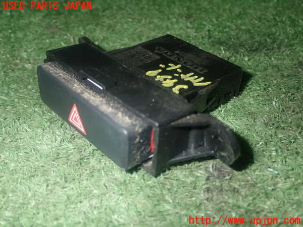 1UPJ-9234596290]ヴェゼル ハイブリッド(e：HEV)(RU3)ハザードスイッチ 中古_2