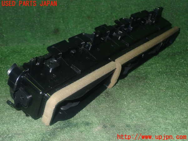 1UPJ-9234597527]ヴェゼル ハイブリッド(e：HEV)(RU3)エアコン吹き出し口2(左) 中古_3
