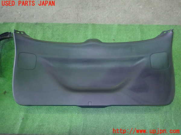 1UPJ-9234591578]ヴェゼル ハイブリッド(e：HEV)(RU3)バックドア内張り 中古_4