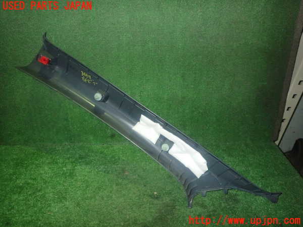 1UPJ-9234597655]ヴェゼル ハイブリッド(e：HEV)(RU3)右フロントピラートリム 中古_2