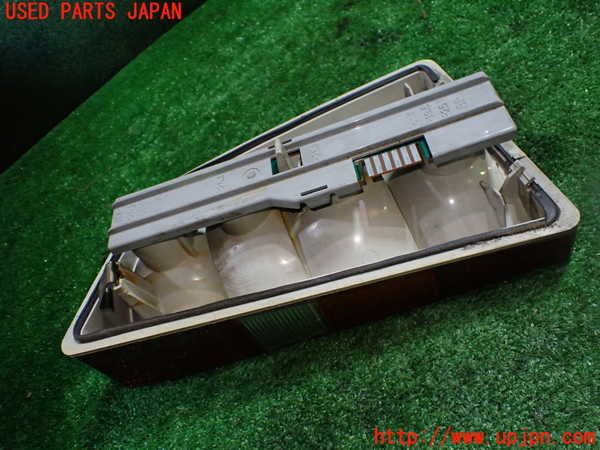 1UPJ-9234601536]シトロエン・CX(型式不明)左テールランプ 中古_3