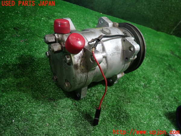 1UPJ-9234606025]シトロエン・CX(型式不明)エアコンコンプレッサー 中古_2