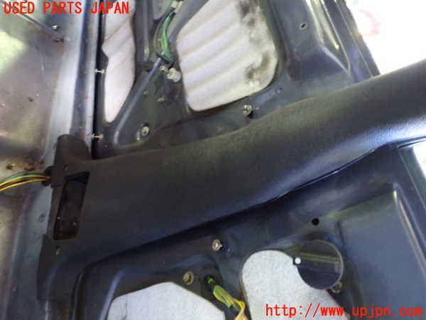 1UPJ-9234607665]シトロエン・CX(型式不明)右センターピラートリム 中古_3