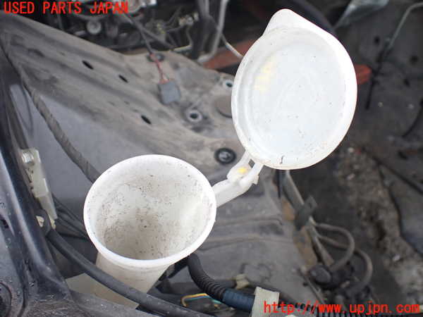 1UPJ-9234616791]パジェロ(V93W)ウォッシャータンク1 中古_2
