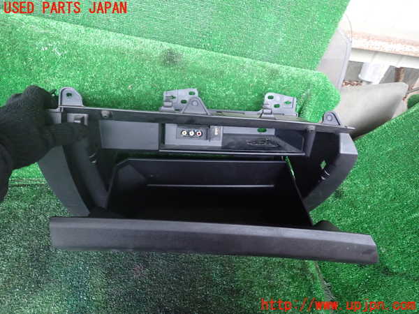 1UPJ-9234617516]パジェロ(V93W)グローブボックス1 中古_3
