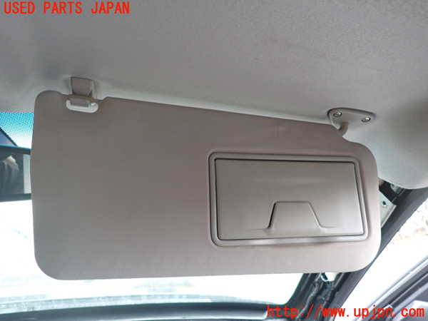 1UPJ-9234617625]パジェロ(V93W)室内サンバイザー右側 中古_2