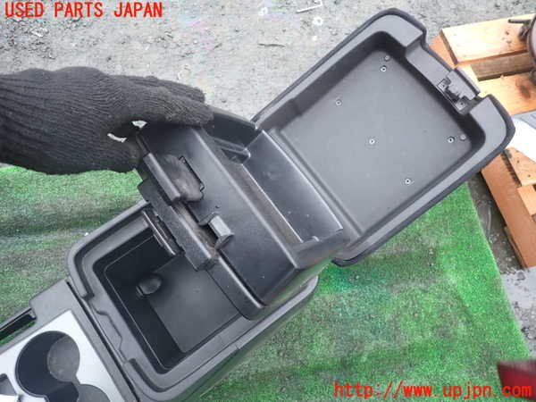 1UPJ-9234617540]パジェロ(V93W)センターコンソール 中古_3