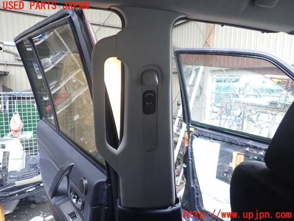 1UPJ-9234617670]パジェロ(V93W)左センターピラートリム 中古_2