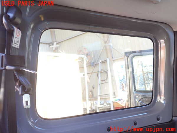 1UPJ-9234621382]ジムニー シエラ(JB74W)左クォーターガラス 中古_2