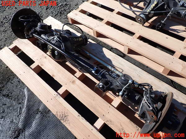 1UPJ-9234624370]ジムニー シエラ(JB74W)フロントデフホーシング 中古_2