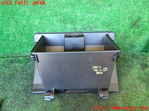 1UPJ-9234627516]ジムニー シエラ(JB74W)グローブボックス1 中古_4