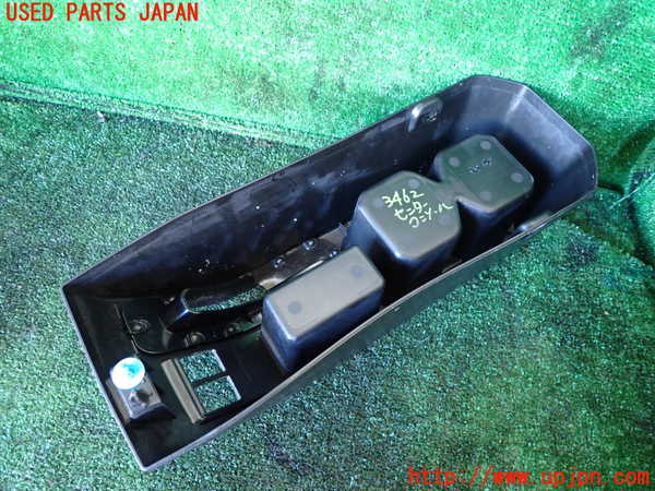 1UPJ-9234627540]ジムニー シエラ(JB74W)センターコンソール 中古_4