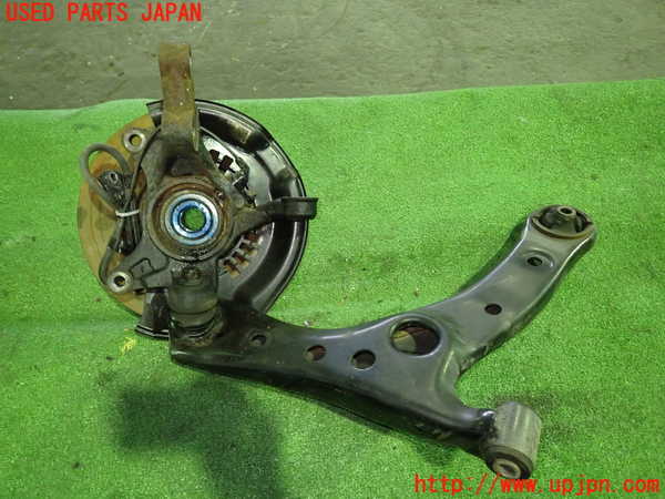 1UPJ-9234634290]ノア(ヴォクシー)(ZRR85G)右フロントナックルハブ 中古_2