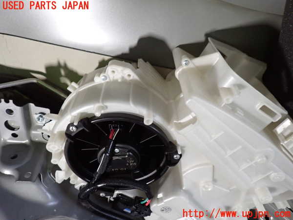 1UPJ-9234636082]ノア(ヴォクシー)(ZRR85G)エバポレーター2 中古_2