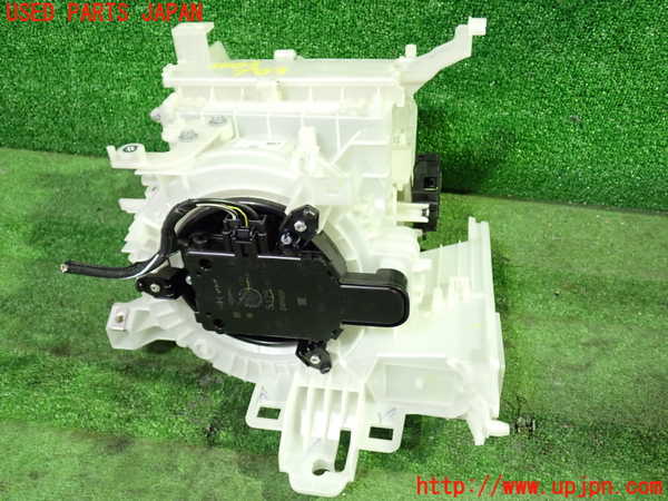 1UPJ-9234636095]ノア(ヴォクシー)(ZRR85G)ブロアファン(ブロアーファン) 中古_2