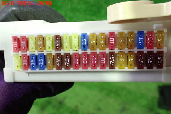 1UPJ-9234636741]ノア(ヴォクシー)(ZRR85G)ヒューズボックス1 中古_3