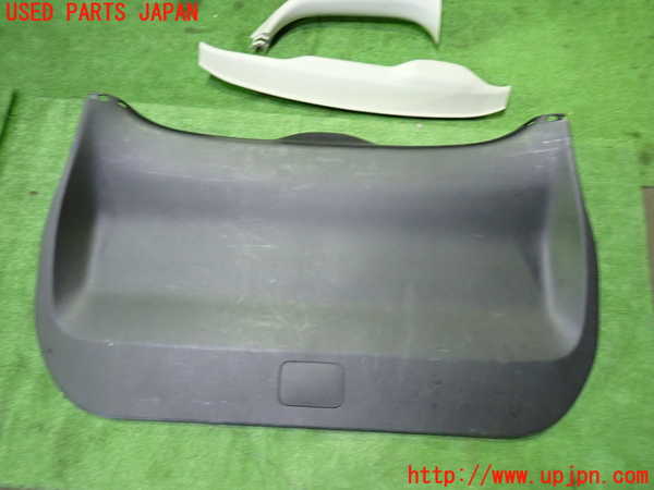 1UPJ-9234631578]ノア(ヴォクシー)(ZRR85G)バックドア内張り 中古_3