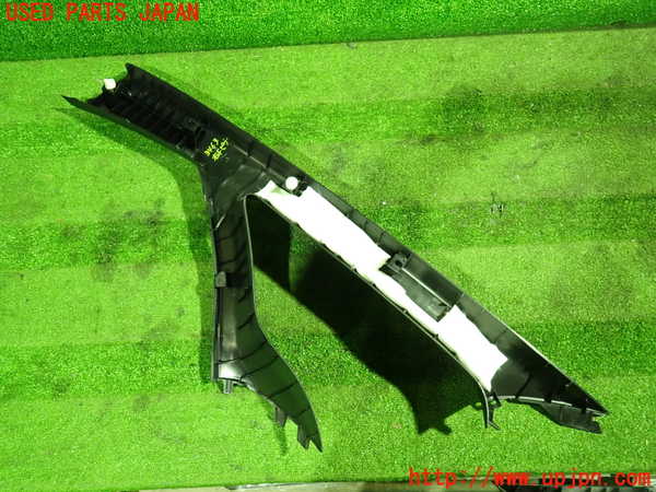 1UPJ-9234637655]ノア(ヴォクシー)(ZRR85G)右フロントピラートリム 中古_2