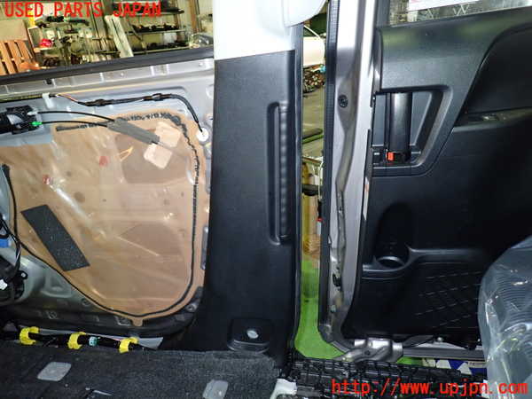 1UPJ-9234637665]ノア(ヴォクシー)(ZRR85G)右センターピラートリム 中古_3