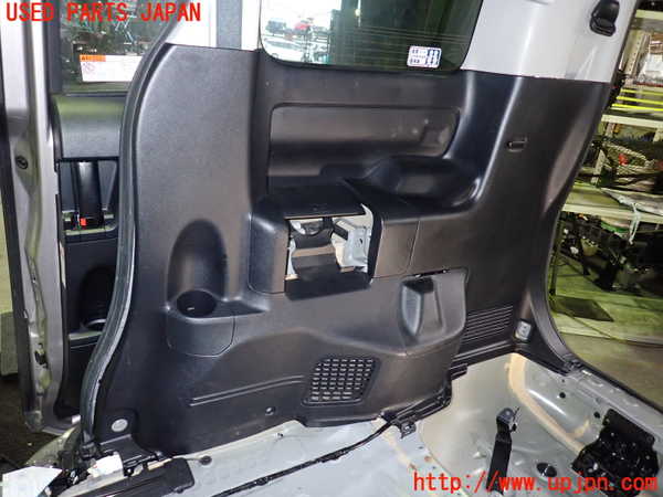 1UPJ-9234637675]ノア(ヴォクシー)(ZRR85G)右リアピラートリム 中古_4