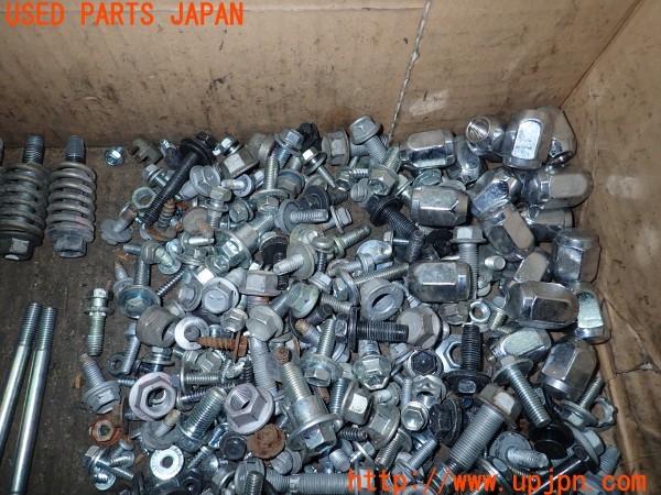 3UPJ=9234640720]カムリ ハイブリッド(AVV50)ネジ・ナット・ステー類 セット ジャンク_4