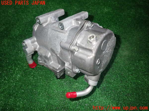 1UPJ-9234646025]カムリハイブリッド(AVV50)エアコンコンプレッサー 中古_3