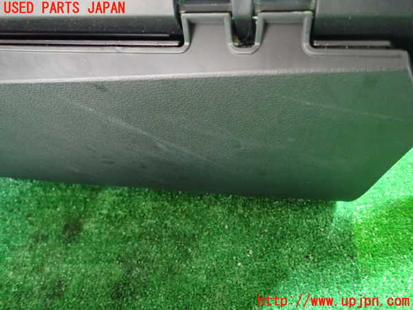 1UPJ-9234647516]カムリハイブリッド(AVV50)グローブボックス1 中古_4