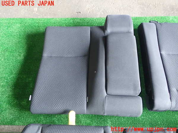 1UPJ-9234647385]カムリハイブリッド(AVV50)リアシート 中古_2