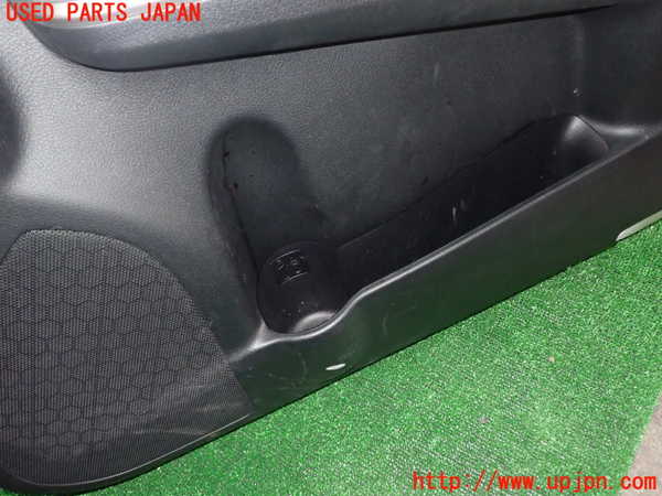 1UPJ-9234641234]カムリハイブリッド(AVV50)右前ドア内張り 中古_2