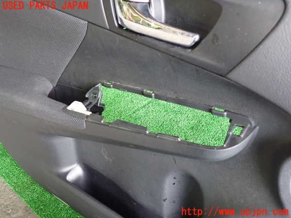 1UPJ-9234641264]カムリハイブリッド(AVV50)左前ドア内張り 中古_4