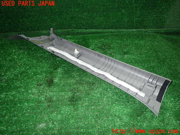 1UPJ-9234647655]カムリハイブリッド(AVV50)右フロントピラートリム 中古_4