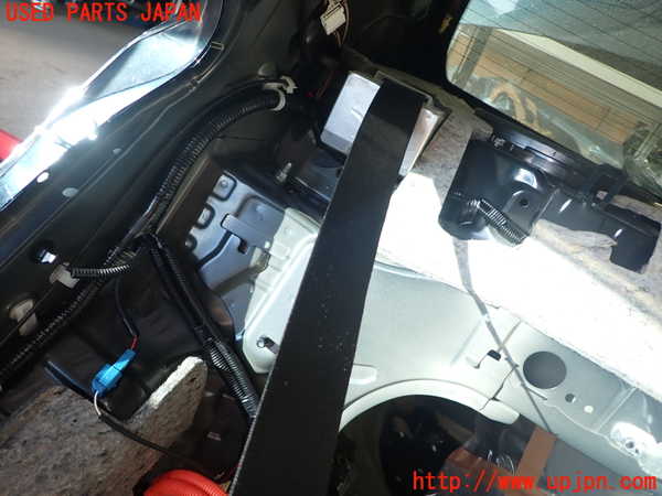 1UPJ-9234647155]カムリハイブリッド(AVV50)右2列目シートベルト 中古_3