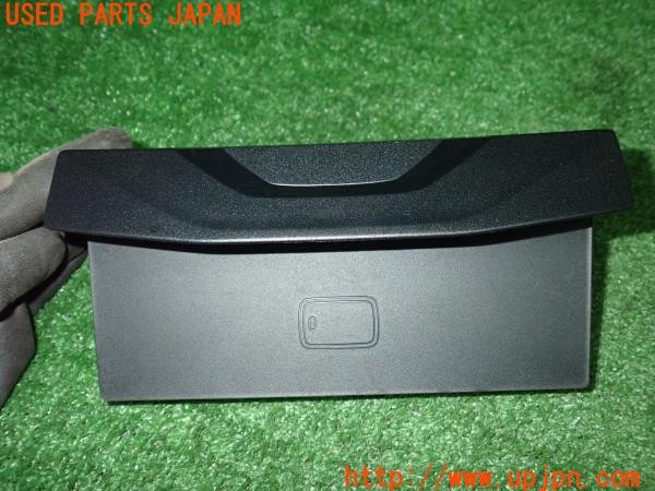 3UPJ=9234650580]BMW 218d グランクーペ(7M20 F44)純正 WCH-189b NFC搭載 ワイヤレス充電器 中古_2