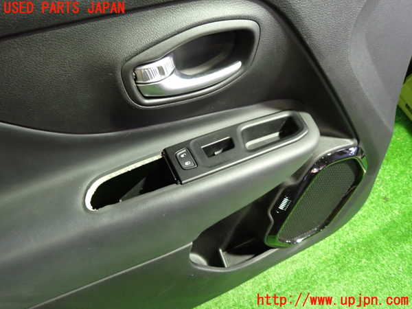 1UPJ-9234661264]ジープ・レネゲード(BV13PM)左前ドア内張り 中古_2