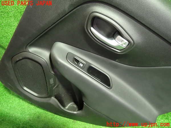 1UPJ-9234661294]ジープ・レネゲード(BV13PM)右後ドア内張り 中古_2