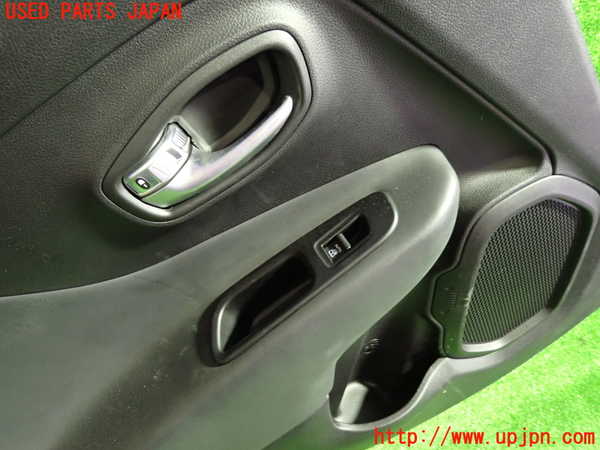 1UPJ-9234661324]ジープ・レネゲード(BV13PM)左後ドア内張り 中古_2