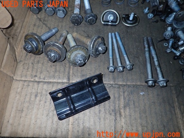 3UPJ=9234670720]ベンツ ビアノ 3.2アンビエンテ(639811 W639)ネジ・ナット・ステー類 セット ジャンク_3